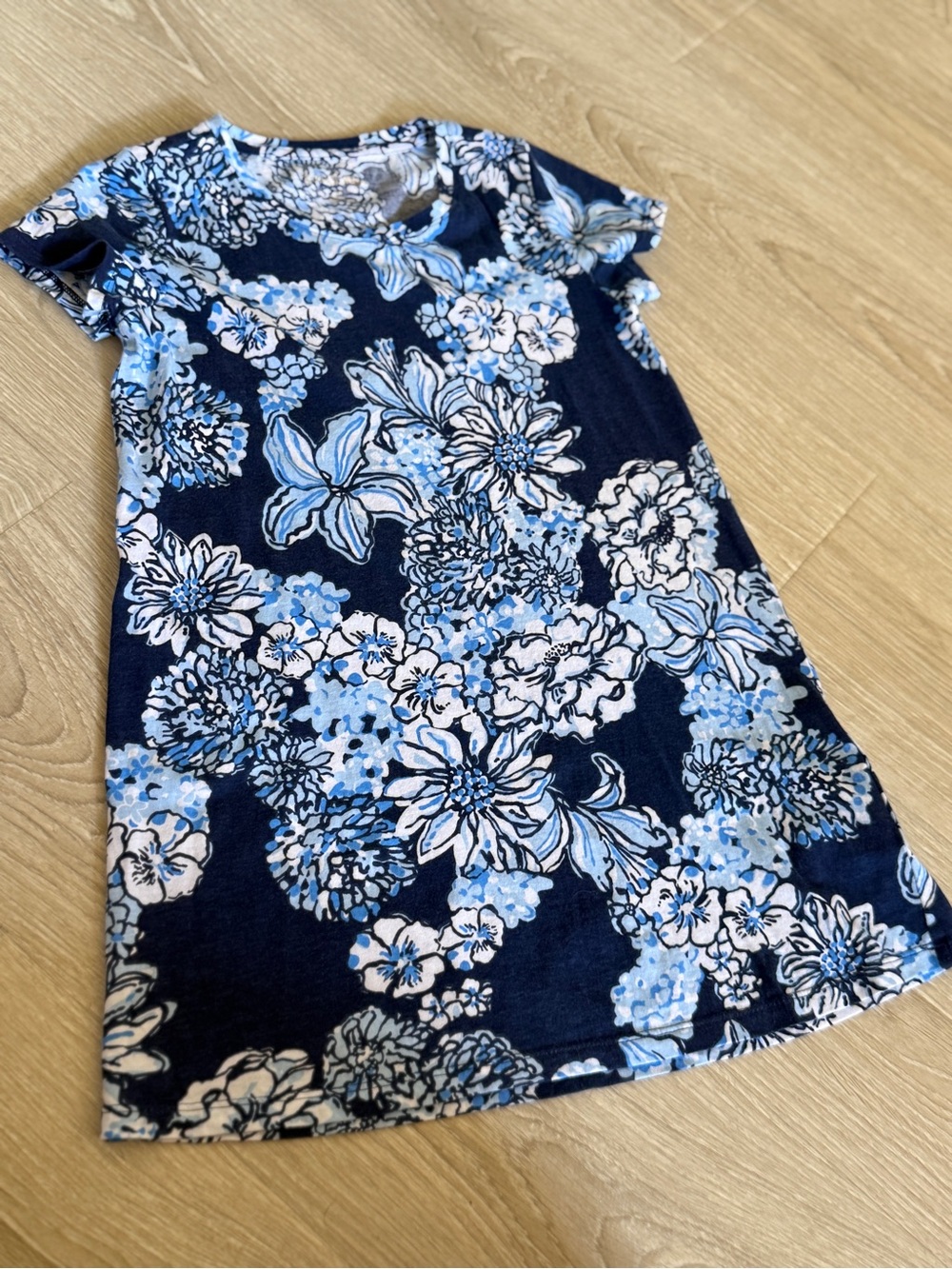 Lilly Pulitzer Navy Blue Floral Short Sleeve Tee